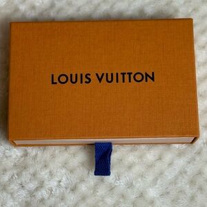 Louis Vuitton Signature Small Gift Box in Excellent Condition 🎁